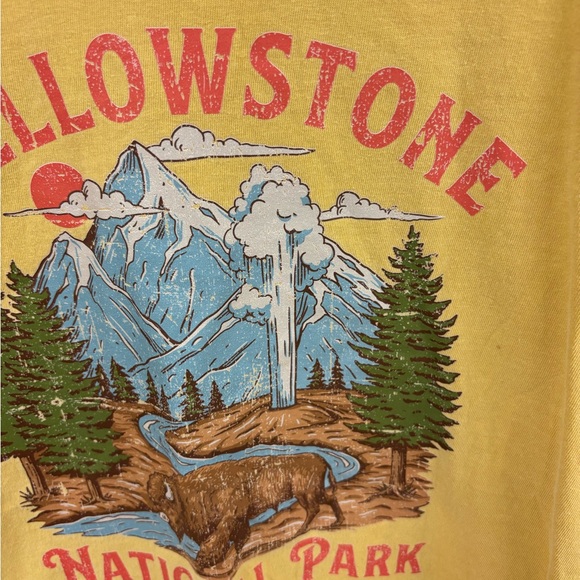 Yellow vintage Yellowstone National Park cotton t-shirt T-Shirt size XL. - Picture 4 of 9